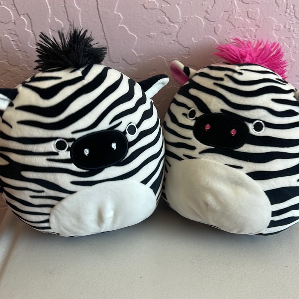 Super cute twin zebra pack! Both 8”! 💗💗